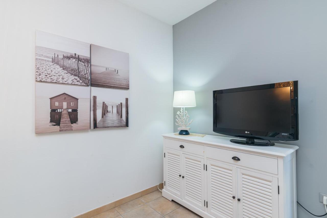 Loriana Seaside Home サンタ・テレーザ・ガッルーラ エクステリア 写真