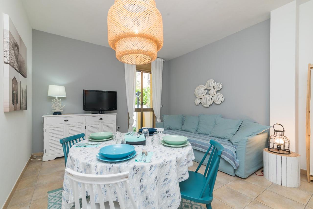 Loriana Seaside Home サンタ・テレーザ・ガッルーラ エクステリア 写真